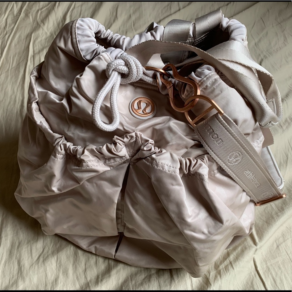 Lululemon two-way bag